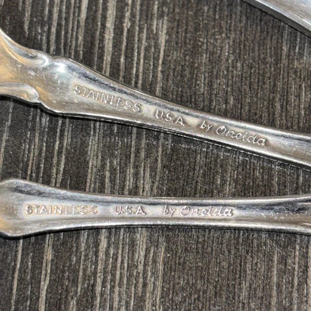 Oneida Brahms Set of 4 Teaspoons Spoons Community Stainless Flatware